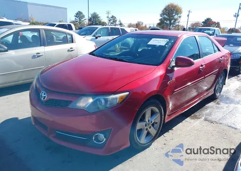 2014 Toyota Camry Se z USA, uszkodzony, nr VIN 4T1BF1FK9EU772806